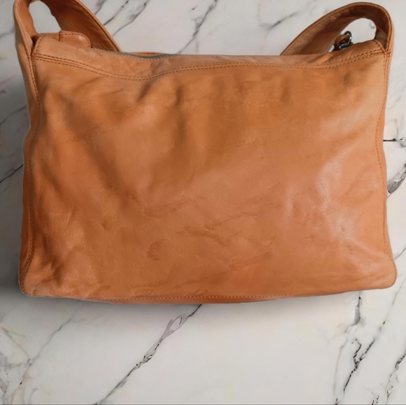 CHANEL Vintage CC Logo Mustard Lambskin Leather Shoulder Bag - Picture 5 of 16